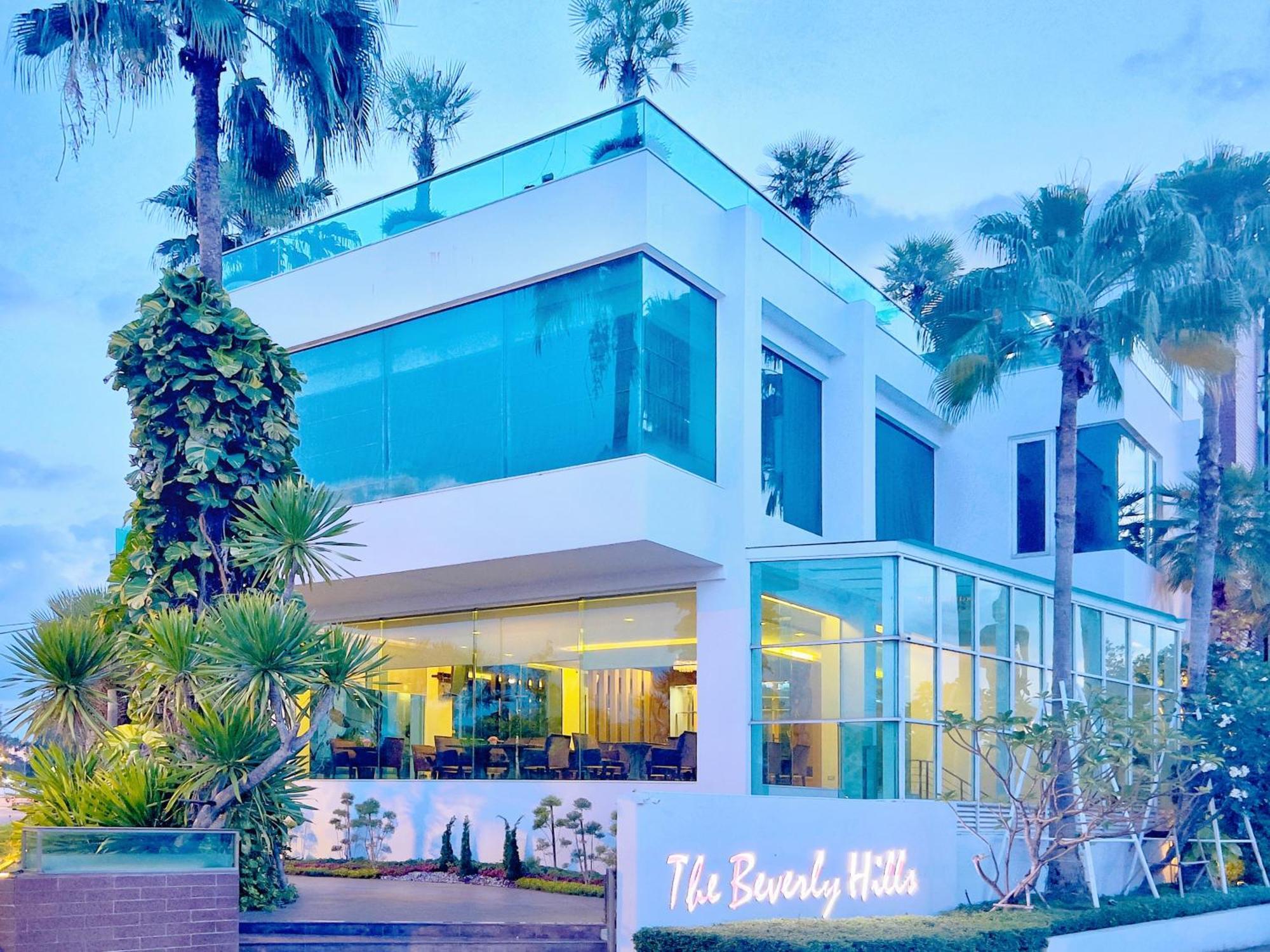 The Beverly Hills Hotel Nakhonratchasima Eksteriør bilde