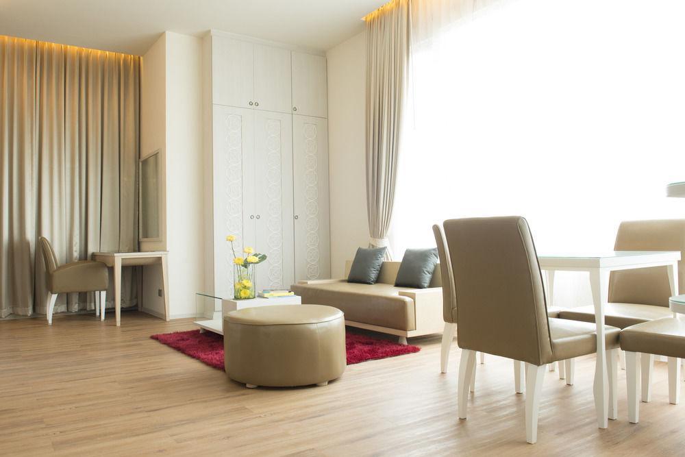 The Beverly Hills Hotel Nakhonratchasima Eksteriør bilde