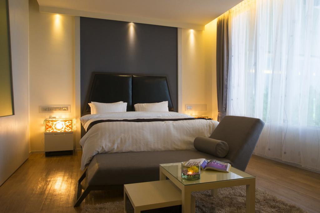 The Beverly Hills Hotel Nakhonratchasima Eksteriør bilde