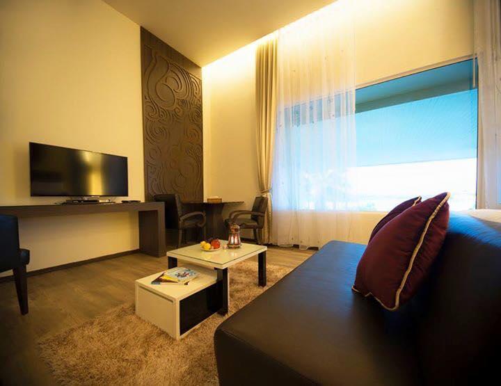 The Beverly Hills Hotel Nakhonratchasima Eksteriør bilde
