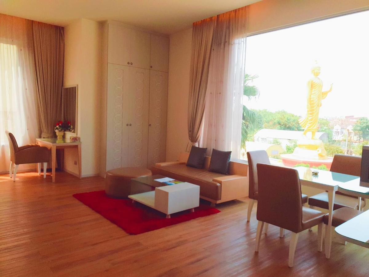 The Beverly Hills Hotel Nakhonratchasima Eksteriør bilde
