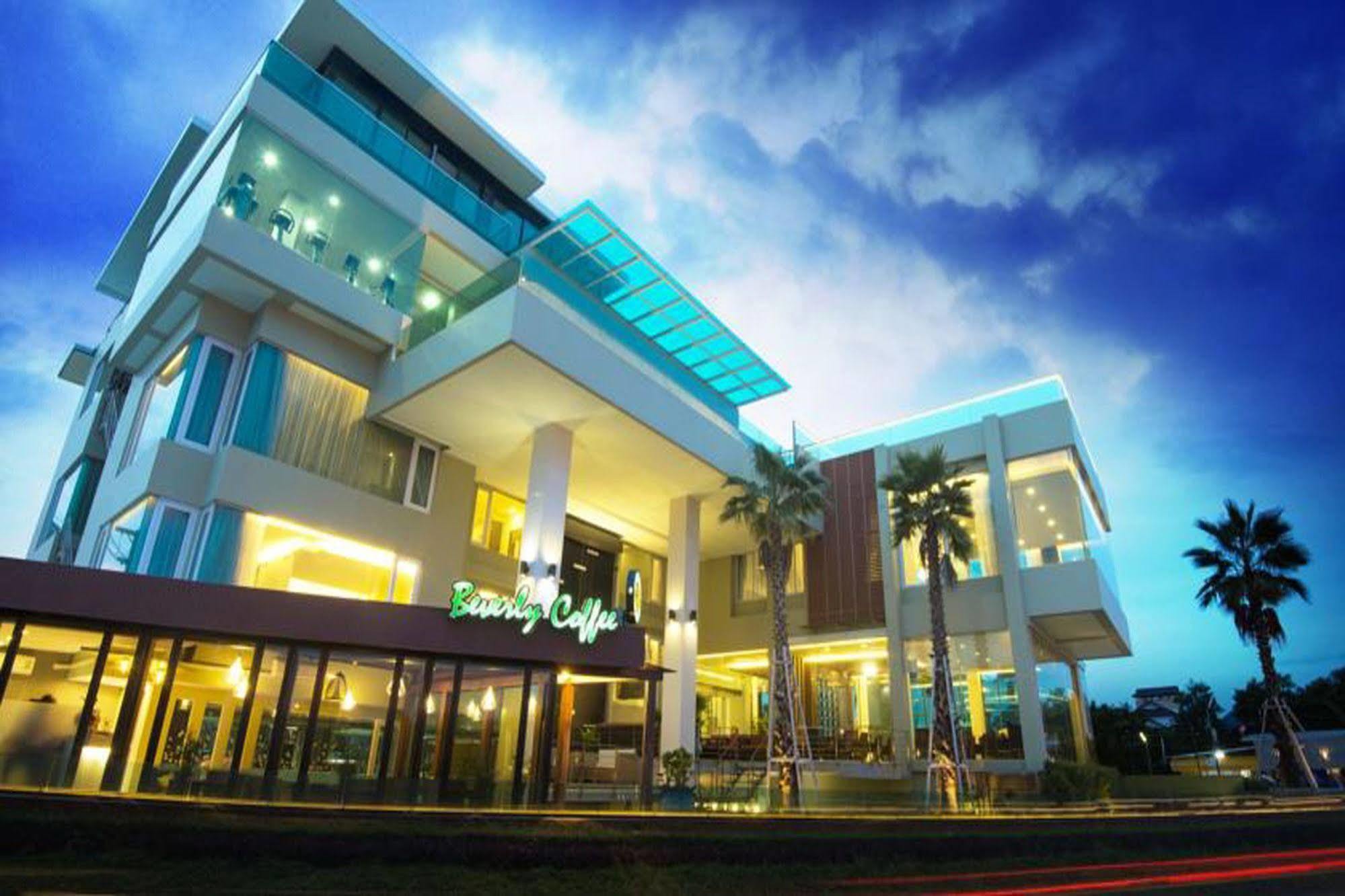 The Beverly Hills Hotel Nakhonratchasima Eksteriør bilde