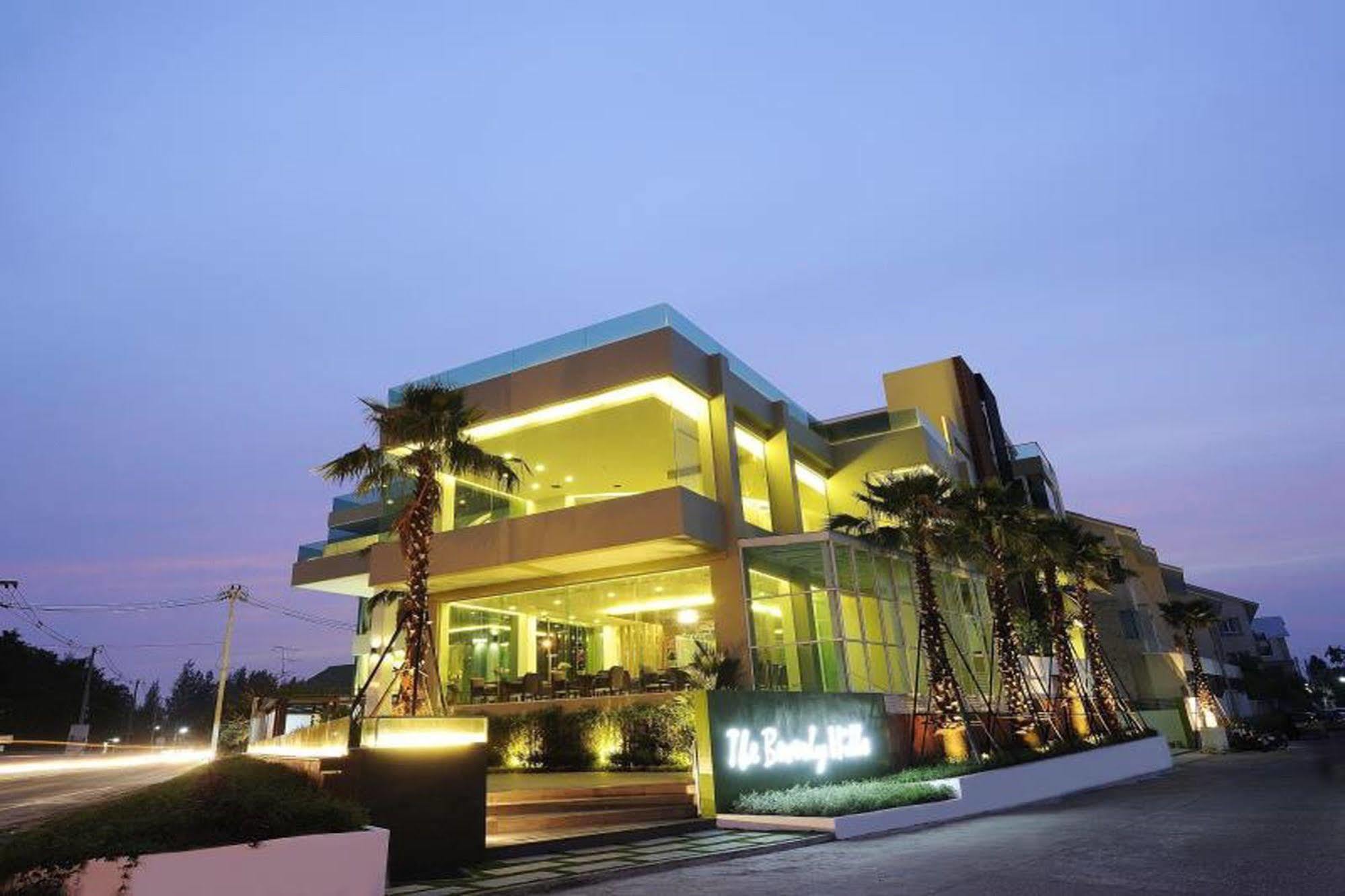 The Beverly Hills Hotel Nakhonratchasima Eksteriør bilde