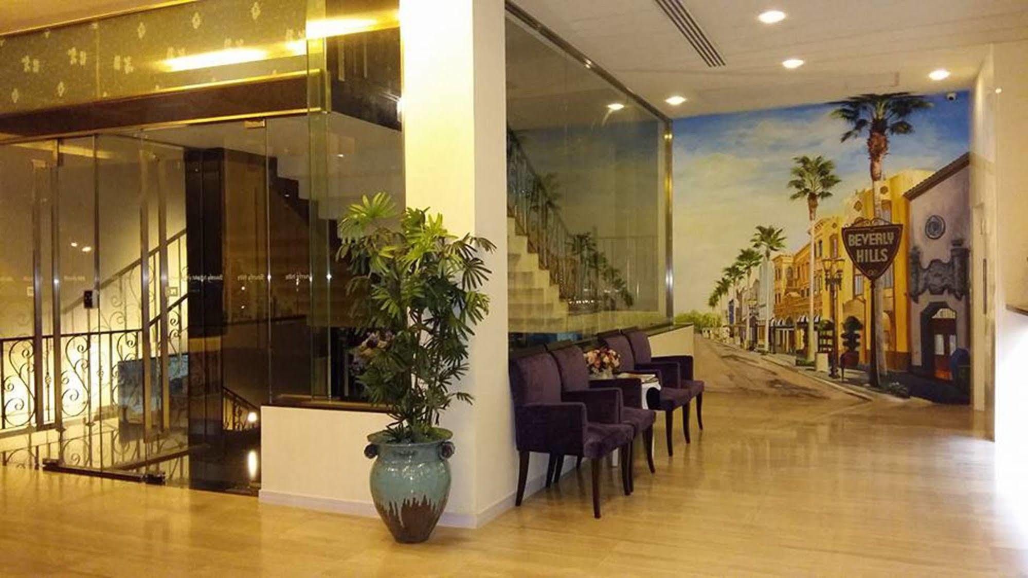 The Beverly Hills Hotel Nakhonratchasima Eksteriør bilde