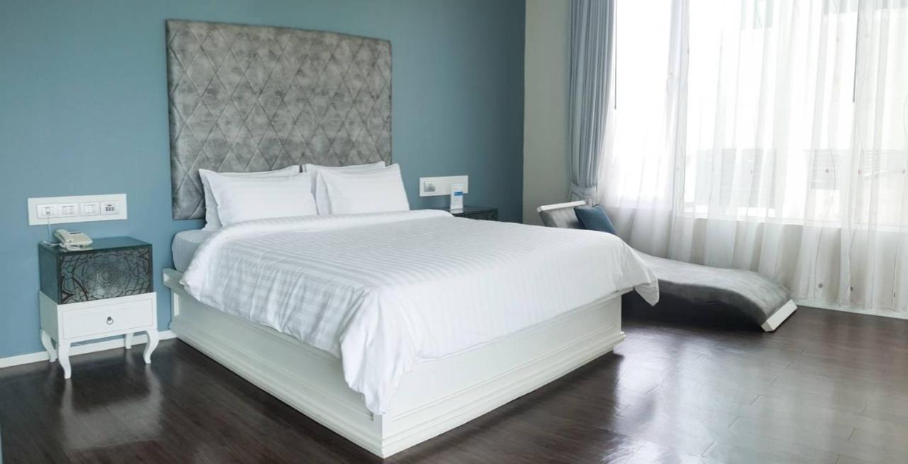 The Beverly Hills Hotel Nakhonratchasima Eksteriør bilde