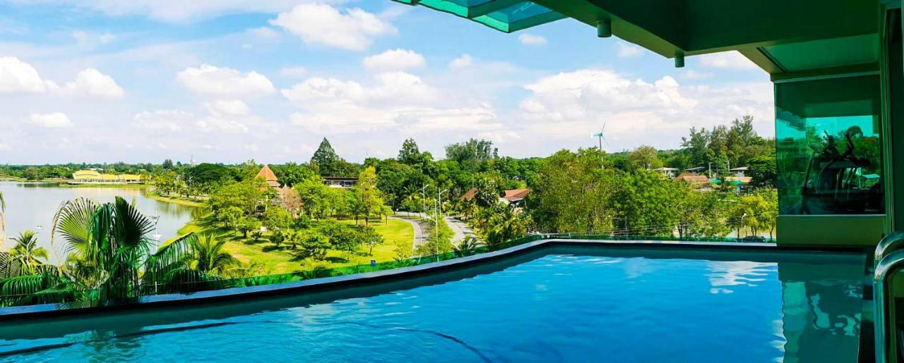 The Beverly Hills Hotel Nakhonratchasima Eksteriør bilde
